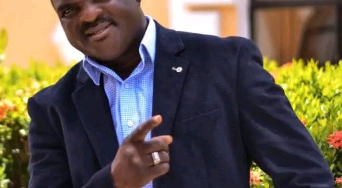 Obesere informs all artistes on what they must do before signing contracts