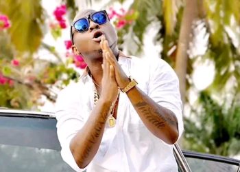 Davido turns to father of twins
