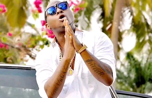 Davido turns to father of twins
