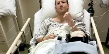Mark Zuckerberg Undergoes Knee Surgery after an Injury