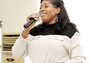 Controversy Surrounds Tope Alabi’s Remarks During Gospel Performance