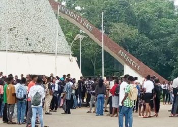 FUNAAB students protest Over Student’s Tragic Death and Healthcare Concerns