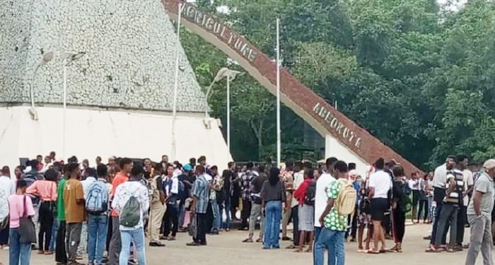 FUNAAB students protest Over Student’s Tragic Death and Healthcare Concerns