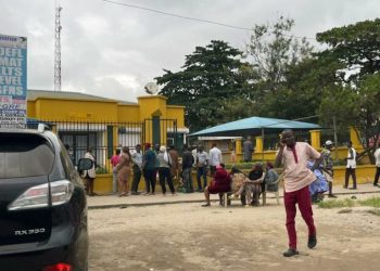 Angry Customers Vandalize MTN Office in Lagos Over NIN-SIM Linkage Issues