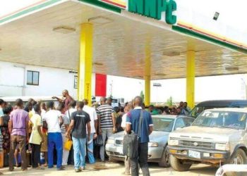 NNPCL Sets Dangote Petrol Prices at ₦1,019/Litre in Borno and ₦950/Litre in Lagos