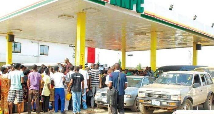NNPCL Sets Dangote Petrol Prices at ₦1,019/Litre in Borno and ₦950/Litre in Lagos