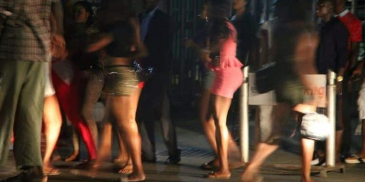 Lagos: Man Stabbed to Death by Female Sex worker in Lekki