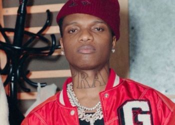 Fans react as Wizkid Honors Late Mother with New Album “Morayo”