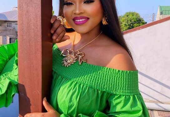 Fans gift Mercy Aigbe as she appears online after fire incident