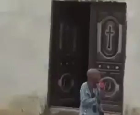 Nigerian Pastor Publicly Curses Thief Over Stolen Christmas Fowl Worth ₦30,000