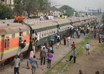 Train Derails on Abuja–Kaduna Route, Passengers Flee in Panic