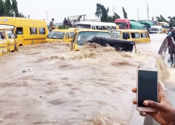 Residents Cry For Help as Flood Submerges Lagos Areas