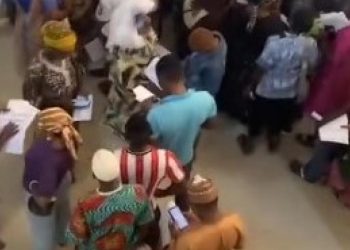 Banks Overwhelmed as Nigerians Rush to Enroll for Alleged ₦70,000 ‘Tinubu Empowerment Fund’