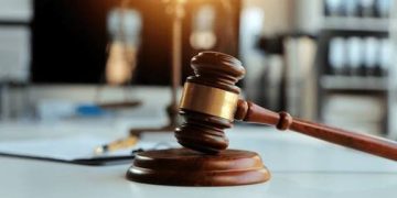 Confusion in Court as Woman Collapses After Husband Insists on Divorce