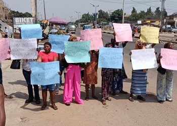 Wives of Detained Osun Amotekun Operatives Protest Prolonged Detention