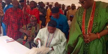 Controversy as Olubadan Allegedly Declines Alaafin’s Handshake