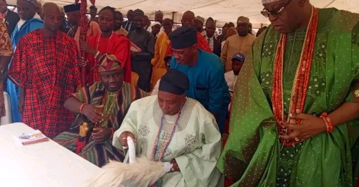 Controversy as Olubadan Allegedly Declines Alaafin’s Handshake