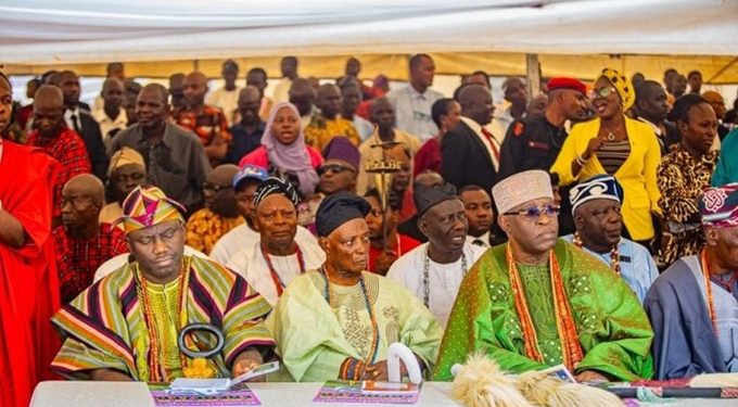 Olubadan Clarifies Handshake Incident with Alaafin, Denies Any Disrespect