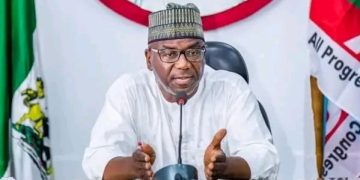 Kwara Governor Donates ₦90m To Families Of Fallen, Injured Soldiers After Attack