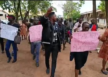Oyo Teachers Protest Abduction of Colleagues, Students
