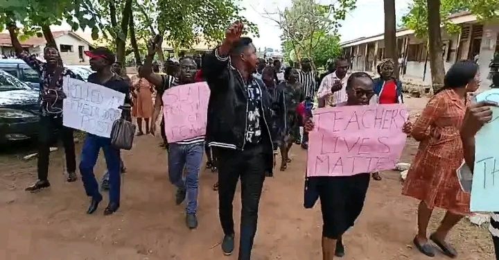 Oyo Teachers Protest Abduction of Colleagues, Students