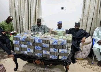 Borno senator distributes N135.6m to APC executives for Eid celebration