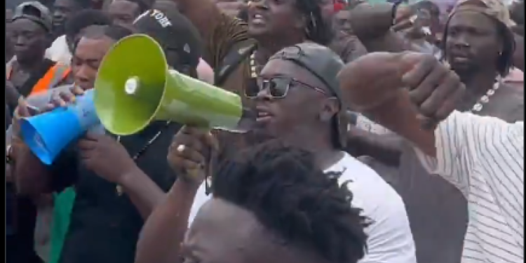 VeryDarkMan Leads Oyo Protest Over Abducted Schoolchildren, Demands End to Banditry