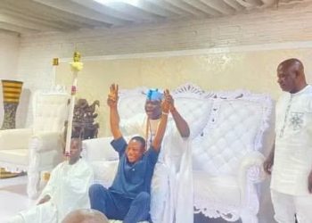 Ooni Presents ₦100 Million and Hilux to Support Sunday Igboho’s Security Initiative