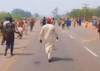 Angry Youths Attack APC Lawmaker’s Convoy in Kano Over Alleged Neglect of Community