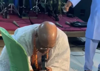 Ogun Monarch’s Removal of Cap During Christian Worship Sparks Cultural Debate