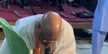 Ogun Monarch’s Removal of Cap During Christian Worship Sparks Cultural Debate