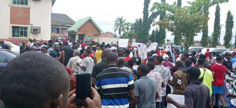 Public Servants Declare Three-Day Warning Strike Over Economic Hardship, Minimum Wage